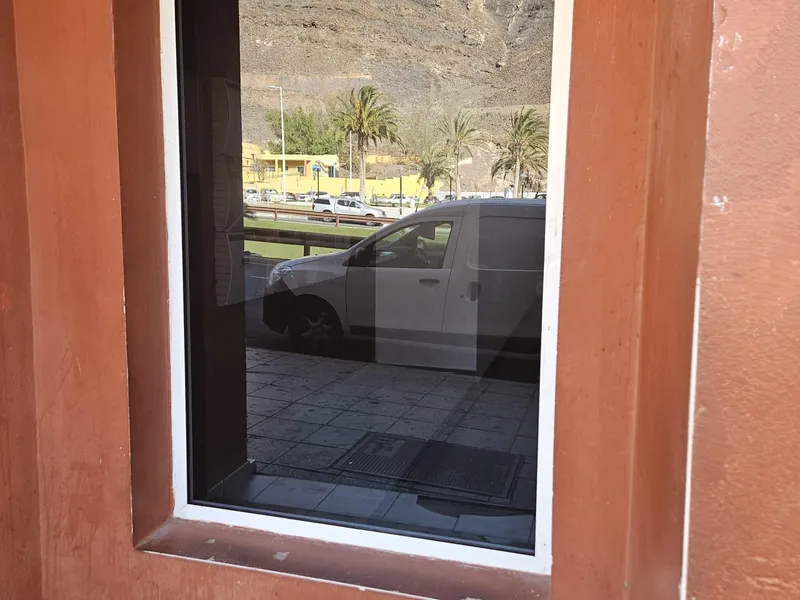 Ventana reparada e instalada